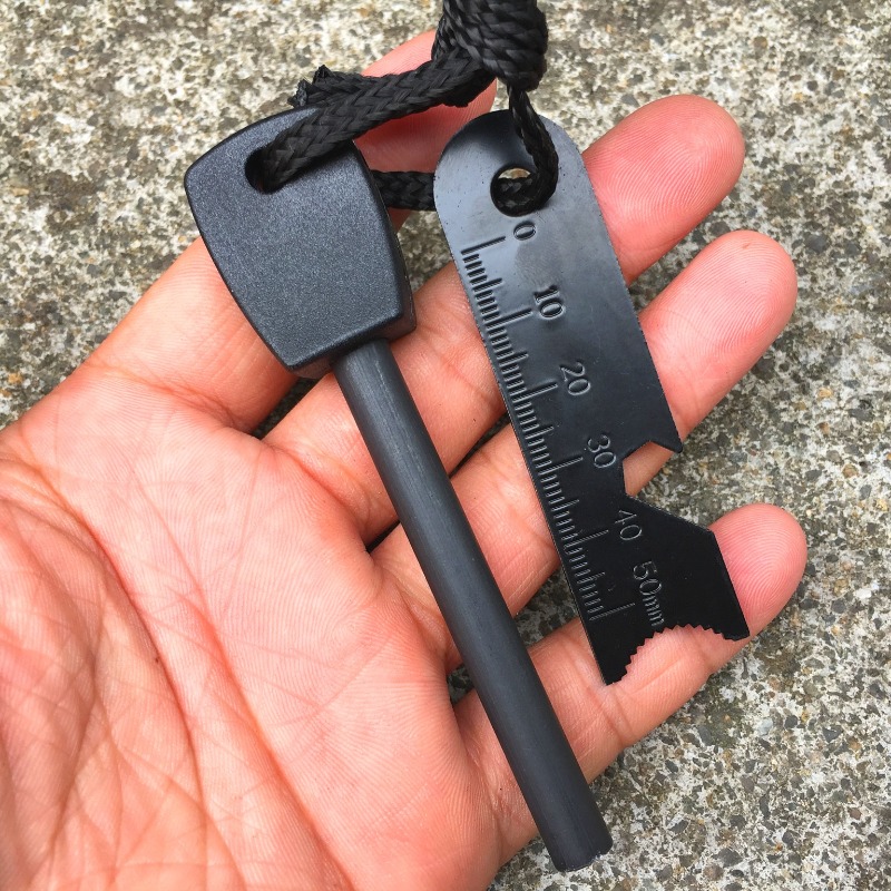Kit de Acampamento e Sobrevivê - Ferro Rod Striker avaliação e preço